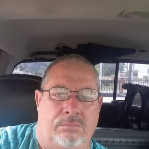 Meet your Posher, Carlos luis